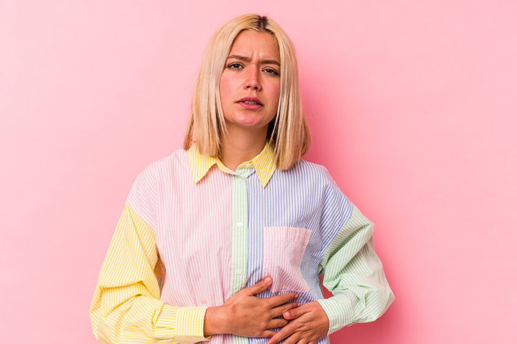 از دیگر عوارض مصرف بیش از حد مکمل آهن می‌توان به بروز مشکلات گوارشی اشاره کرد.